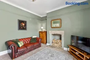 Eyre Cottage - Period Character Cottage Haworth - Image 2