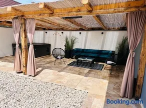 Villa 3 - Image 1