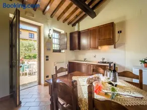 Farmhouse in Perugia with Swimming Pool - Image 3