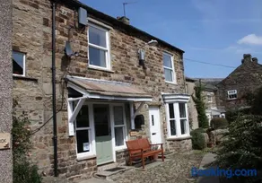 Dinmore - Image 1