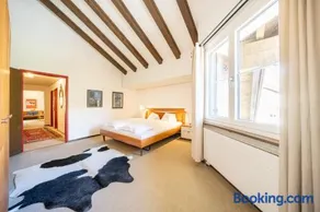 3403 Heimelige Wohnung mit viel Dachschraege - Image 4