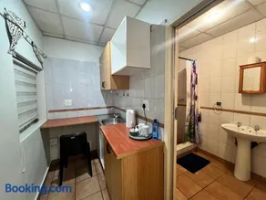 Blue Lantern Bed and Breakfast - Image 3