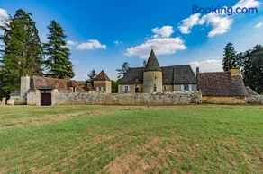 Villa avec piscine sur le domaine d'un château - Image 2
