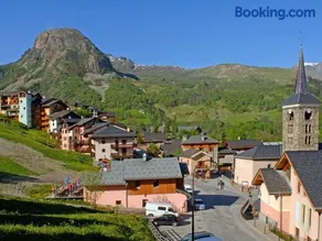 Chalet haut de gamme proche des pistes avec sauna et parking privé - FR-1-344-1209 - Image 1