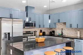 Family-Friendly Apt in Miami - Sleeps 4, Near Everything - Image 5