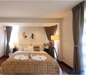 Private Pool Villas Sukhumvit 26 Near BTS Phrom Phong and EmSphere - Image 1