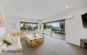 Large Pet Friendly Island Escape - Image 3