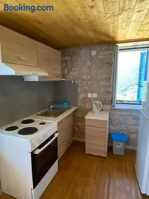 Soldatos Stone House - Image 3