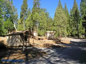Yosemite Lakes Bunkhouses - Image 2