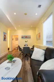 Sidney Solace 1BR Suite Minutes from Waterfront - Image 3