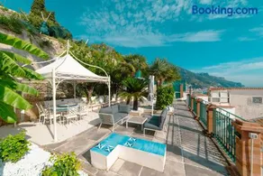 Luxury Seaview Villa with Jacuzzi, Sauna, Gym & Parking in Amalfi Coast - Villa Dorotea - Image 4
