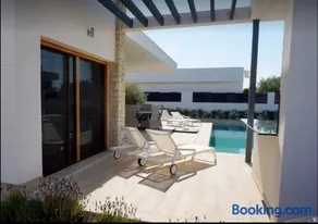 Luxusvilla LaEscuera mit Bergblick, WLAN, Klimaanlage und großem Pool - Image 2