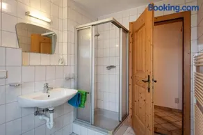 Apartamento apto para niños con terraza y jardín - Image 3