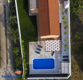 Villa Village Idylle with pool, sauna, jacuzzy and private parking - Image 2