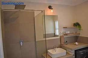 1009 Studio Apartment Pont de Val - Image 3