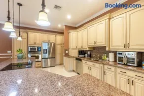 Chill & Spacious 3BR - Beaches & Backyard Fun - Image 3