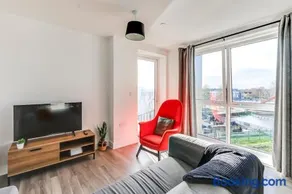 City Living! ChelmsfordCityCentre 2Bed2Bath Free Parking Balcony by The Opulent Property Project UK - Image 2