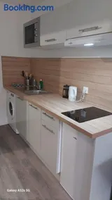 Studio 5 moderne avec WiFi et stationnement - Image 4