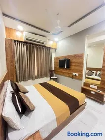 HOTEL BANSURI 966o9o1oo6 just 75mtr from shreenathji temple I 2 min walking distance By SK - Image 2