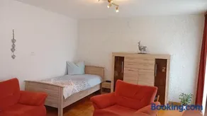 RJS Lambach GbR, Ferienwohnung am Dorfplatz - Image 3