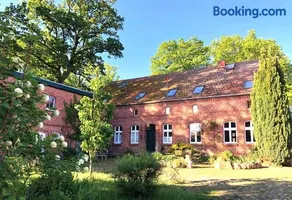 Ferienwohnung "Unter den Linden" in Buchholz an der Müritz mit Naturgarten - Image 2