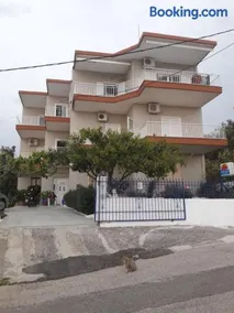 Sunset Apartments - Image 2