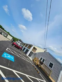Vacation Inn - Image 4