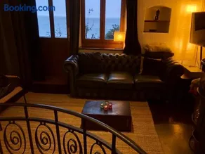 A Room with a View - Maisonnette dans bourg médiéval au bord du Lac Léman - Image 2