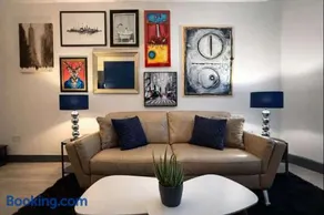 The Plaza, King 1 Bedroom Suite by The Hive WA1 - Image 4