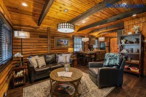 Cozy Lakefront Cabin on Lake Nantahala with Dock - Image 1