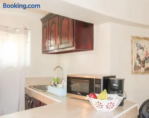 2BR Villa Ocean Views Beach 5mins to Airport - Image 2