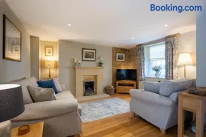 Bank House - Image 3