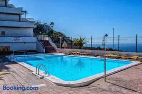 APT with sea view and large swimming pool - Image 1