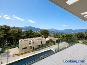 Prestige Villa - Swimming pool - View - Elevator - Image 4