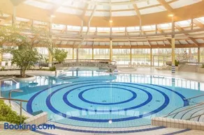 zentrale FeWo mit Balkon, gratis Nutzung vom AHOI Erlebnisbad und Sauna in Sellin - Villa Buskam FeWo 22 - Image 1
