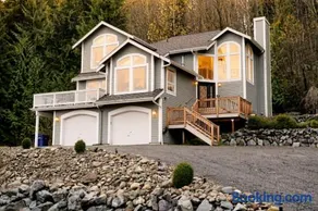 Large Estate Venue 2 hot tubs 2 treehouses - Image 1