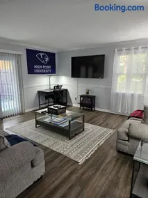 3-bedroom Townhouse near HPU - Image 5