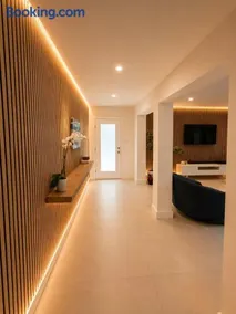 Modern Miami Mansion Pool & Soccer and Game Room - Image 5