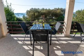 Beachfront apartment Lostura - Image 2