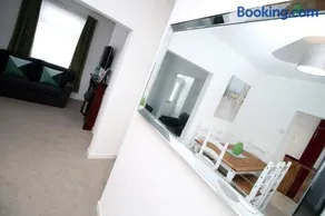 Goodrich Mews - Image 2