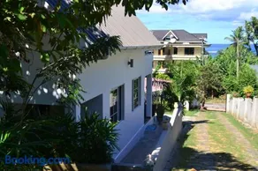 Ocean Bird & Wanita's Self Catering - Image 2