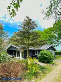 Cozy And Family-Friendly Holiday Cottage Near The Beach And Nature - Image 1