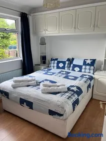 Spacious 5 double bed bedroom bungalow near Belfast - Image 5
