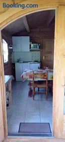 Chalet climatisé pour 2 personnes avec kitchenette, accès piscine, au sud d' Aix-en-Provence, for non smokers-non vapoteurs only - Image 4