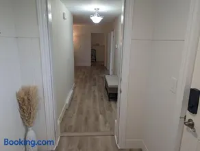 Springhouse Seaside Retreat 2-Bedroom on the Bay - Image 2