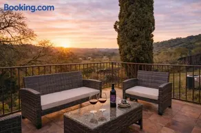 Healdsburg Wine Country Escape with Tasting Perks & Vineyard Views - Image 1