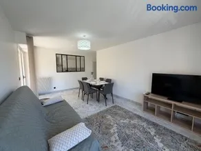 Appartement Familial T3 Terrasse, Clim & Parking Gratuit - Image 3