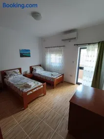 SW3 - Cosy Apartment in Xghajra - Image 3