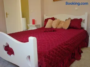 Elena's Holiday Home - Image 2