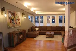 Helle, offene Dachgeschosswohnung mit Terrasse - Image 4